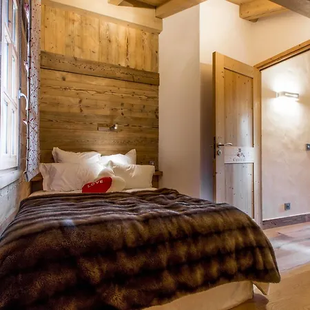 Chalet Crystal