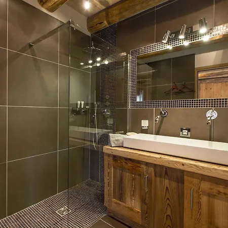 Chalet Crystal *