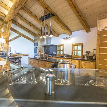 Chalet Crystal *